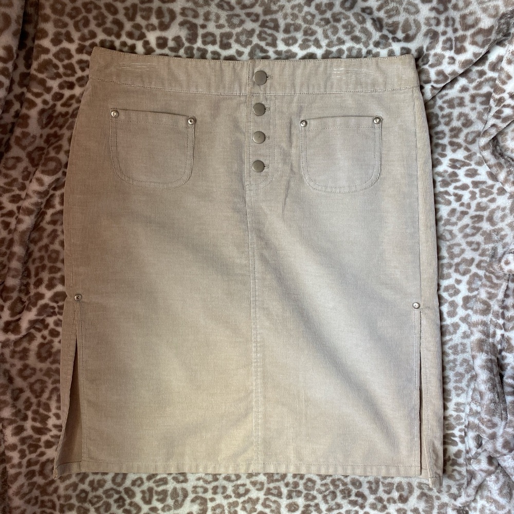 Woman’s Sz 6 Armani Exchange Taupe Pencil Skirt